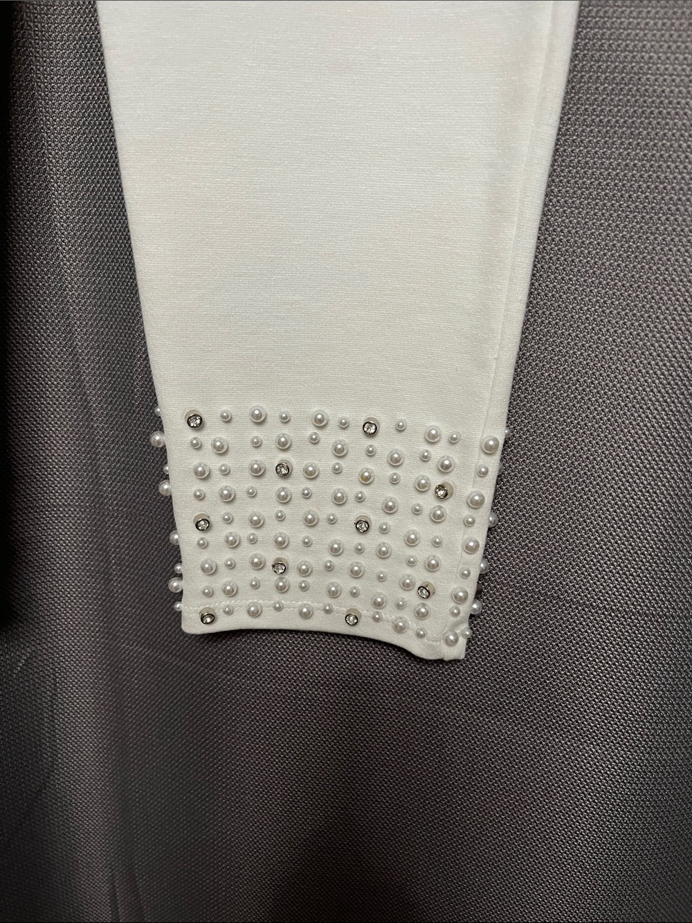 Pearl-Trim White Cropped Leggings - Picture 2 of 5